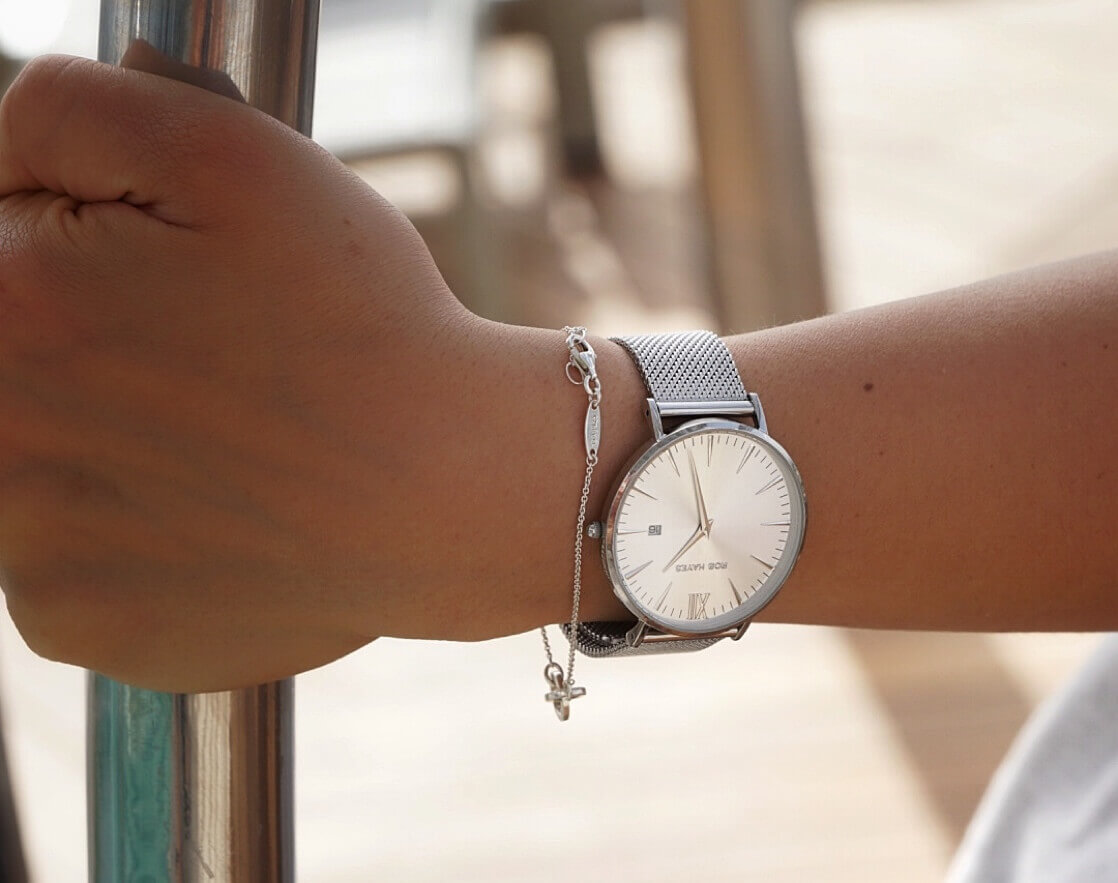 ladies-minimalistic-watch
